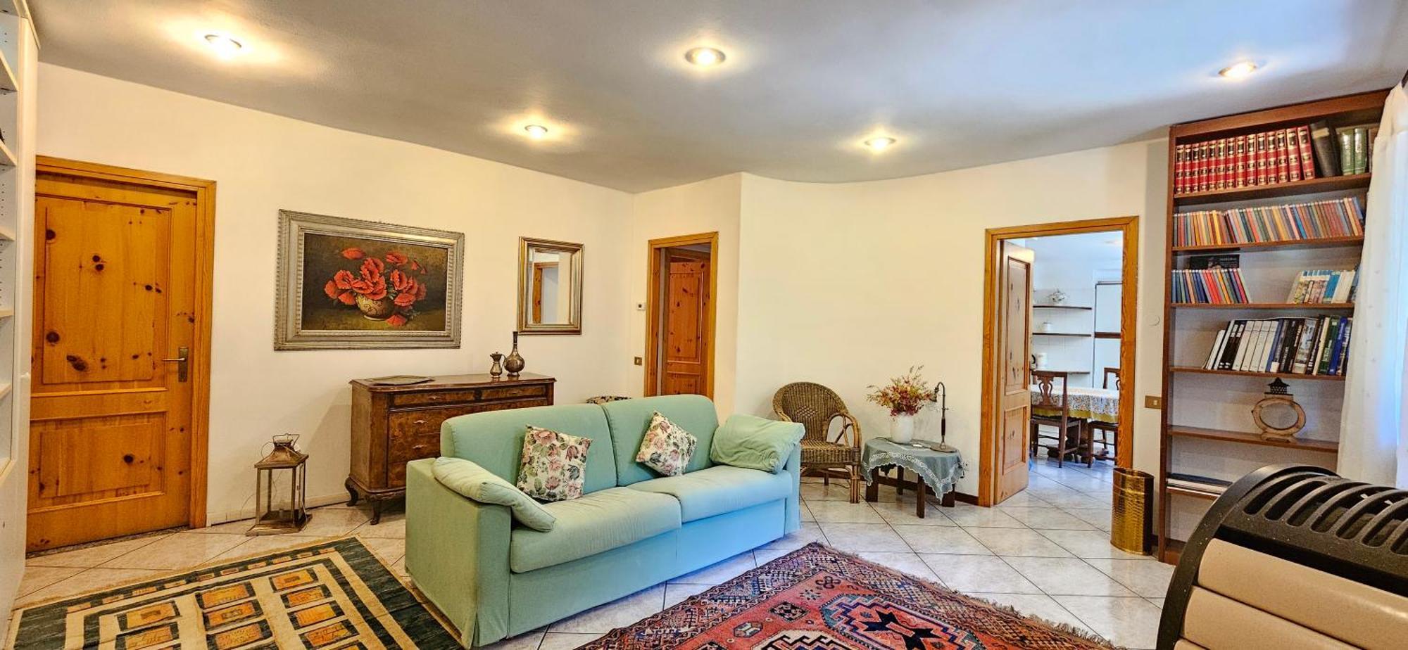 Appartamento Con Ingresso Autonomo, Giardino Privato E Portico Introbio Exteriör bild